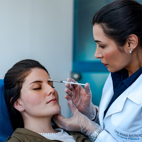 Rejuvenecimiento Facial (Botox y rellenos faciales)